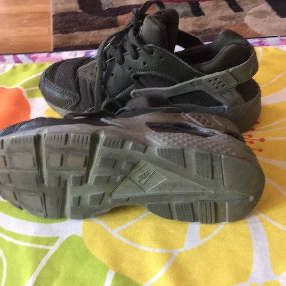 Boys Nike - Picture 3 of 3